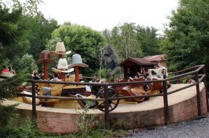 Ein Dreh-Karussel im Freizeitpark Fraispertuis City