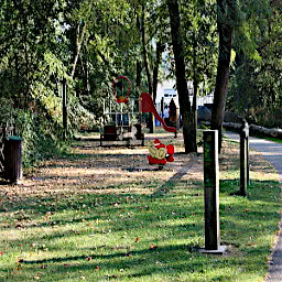 Ein Kinderspielplatz an der Weiß