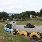 Go-Kart kurz nach der Rechtskurve. Manacha Kart.