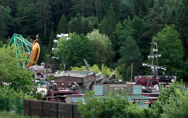 pirate ship in the leisure park fraispertuis